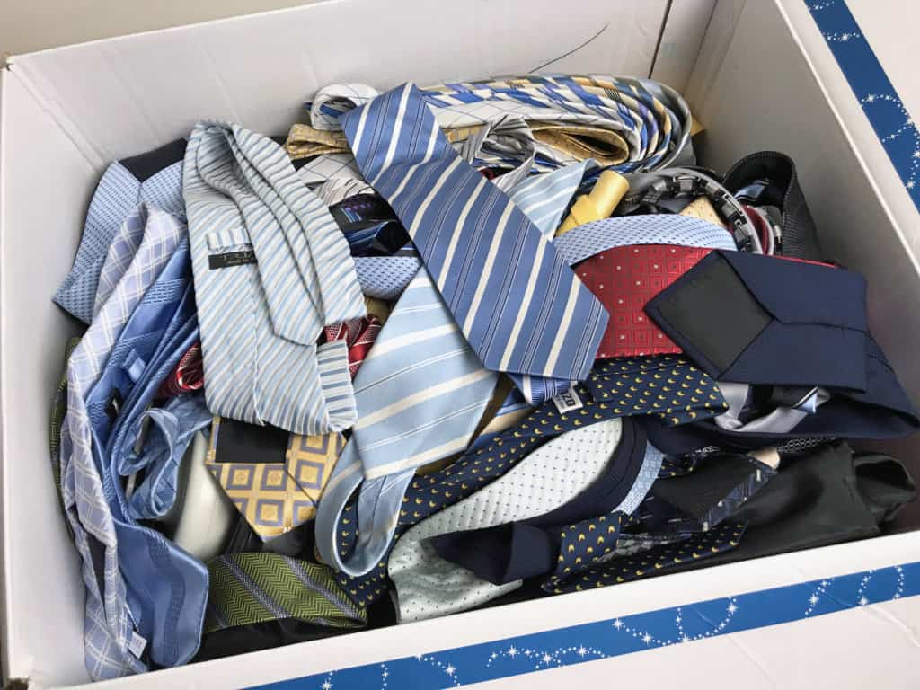 Men's Tie Organizer to Make the Most of a Small Space