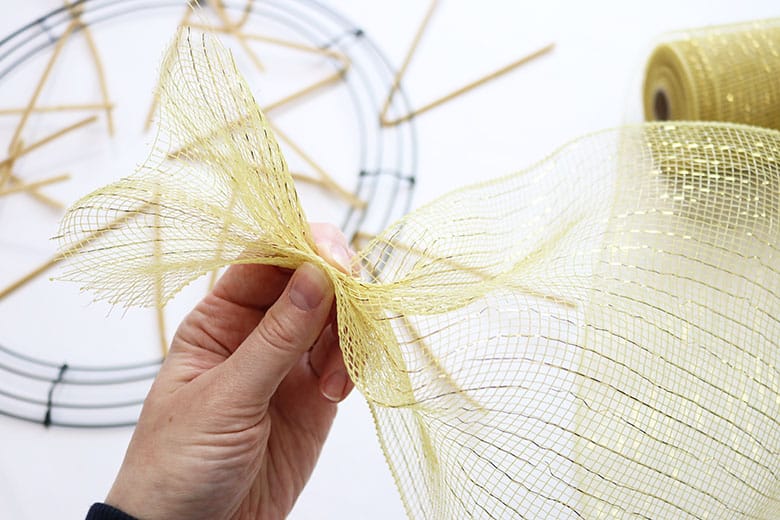 how to make a gold deco mesh wreath