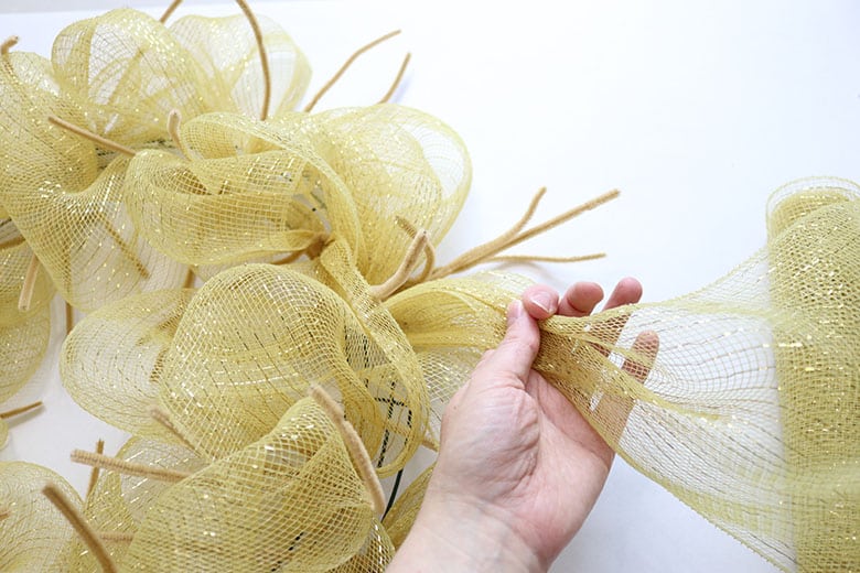 how to make a gold deco mesh wreath