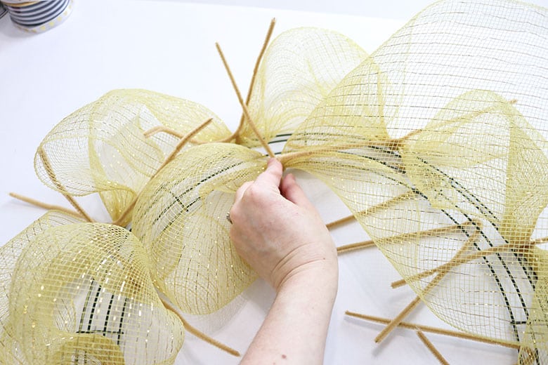 how to make a gold deco mesh wreath