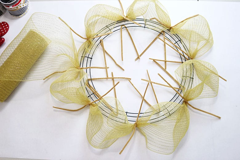 gold deco mesh wreath process