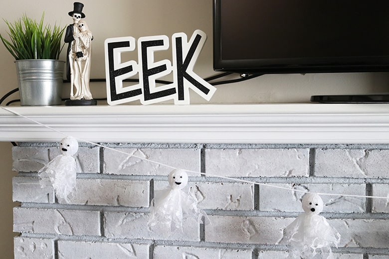 DIY lace ghost garland for Halloween