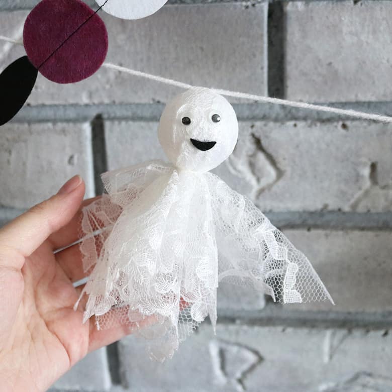 DIY lace ghost garland for Halloween