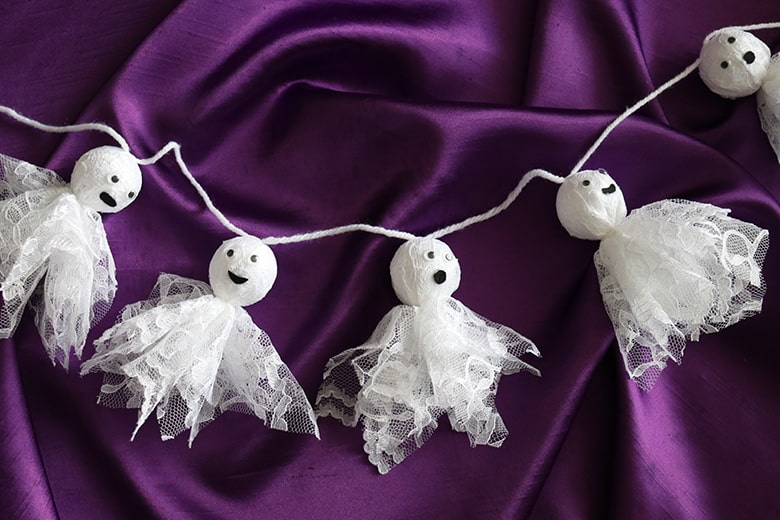 lace ghost garland DIY for Halloween