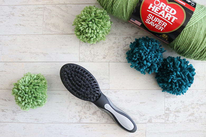 fluffy pom pom diy