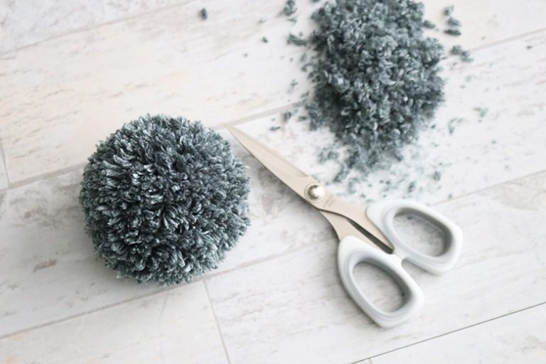 How to Make Yarn Pom Poms (that Don't Fall Apart) Aubree Originals
