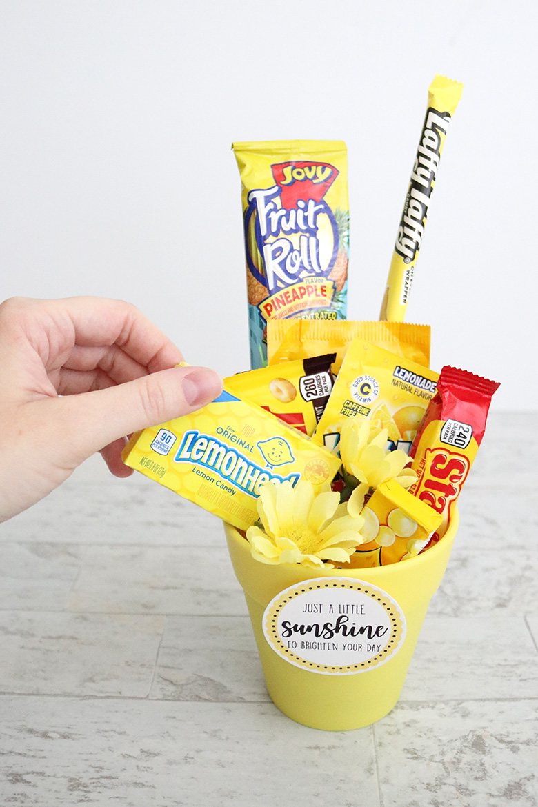 easy diy sunshine gift basket ideas you can make