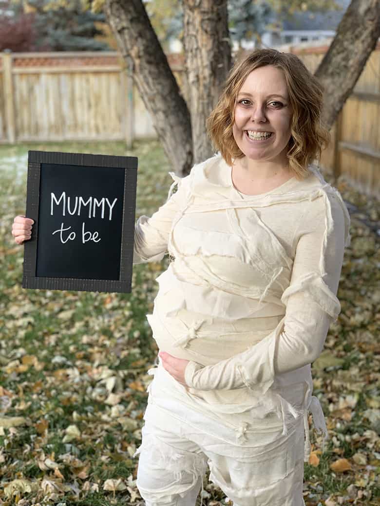 DIY mummy pregnancy Halloween costume