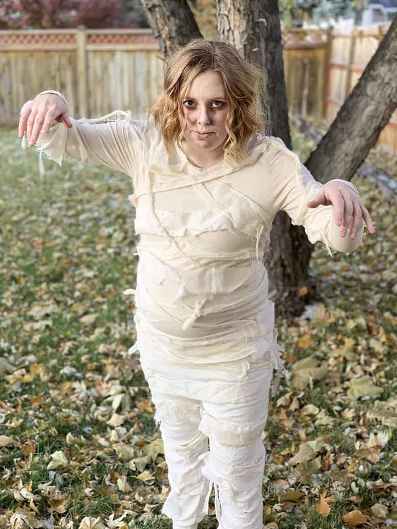 DIY mummy Halloween costume