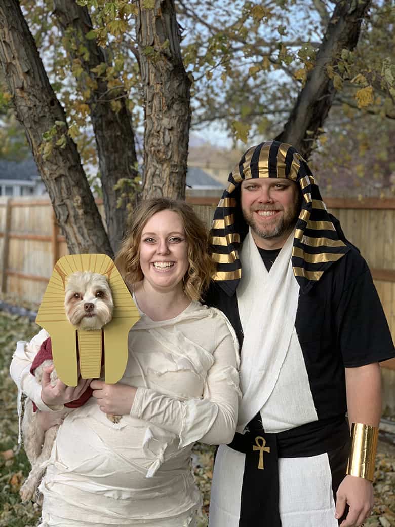 DIY Egyptian family Halloween costumes