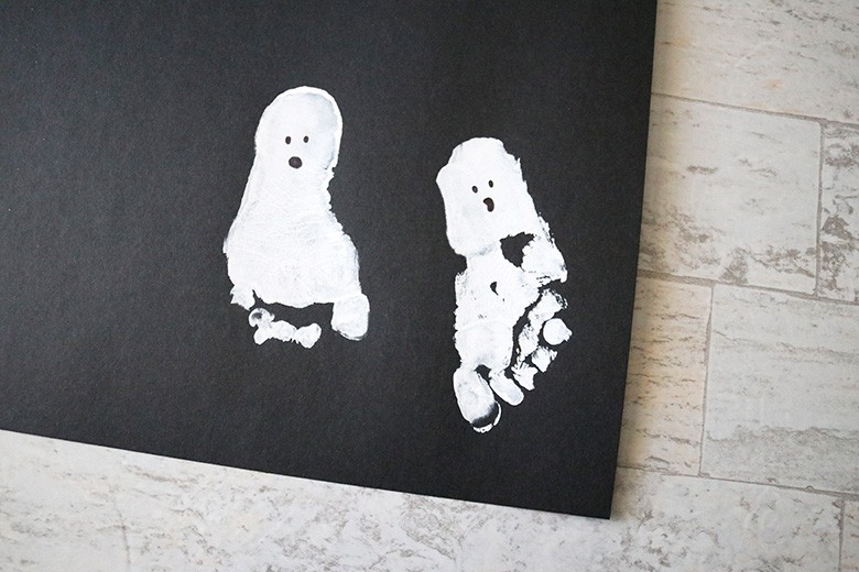 ghost footprint kids craft