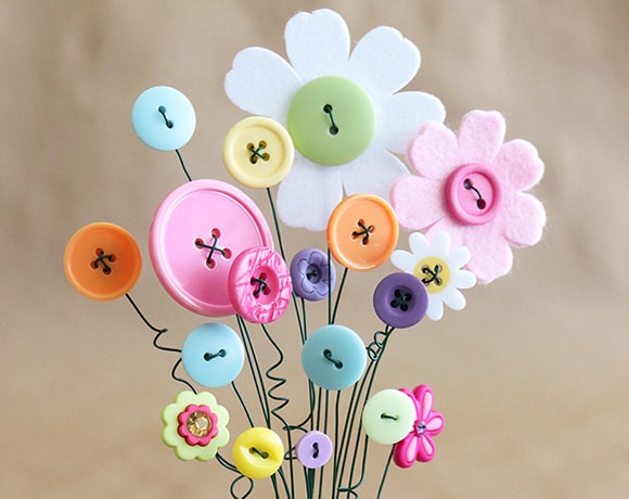 How to Make a Button Bouquet–in a Salt & Pepper Shaker!