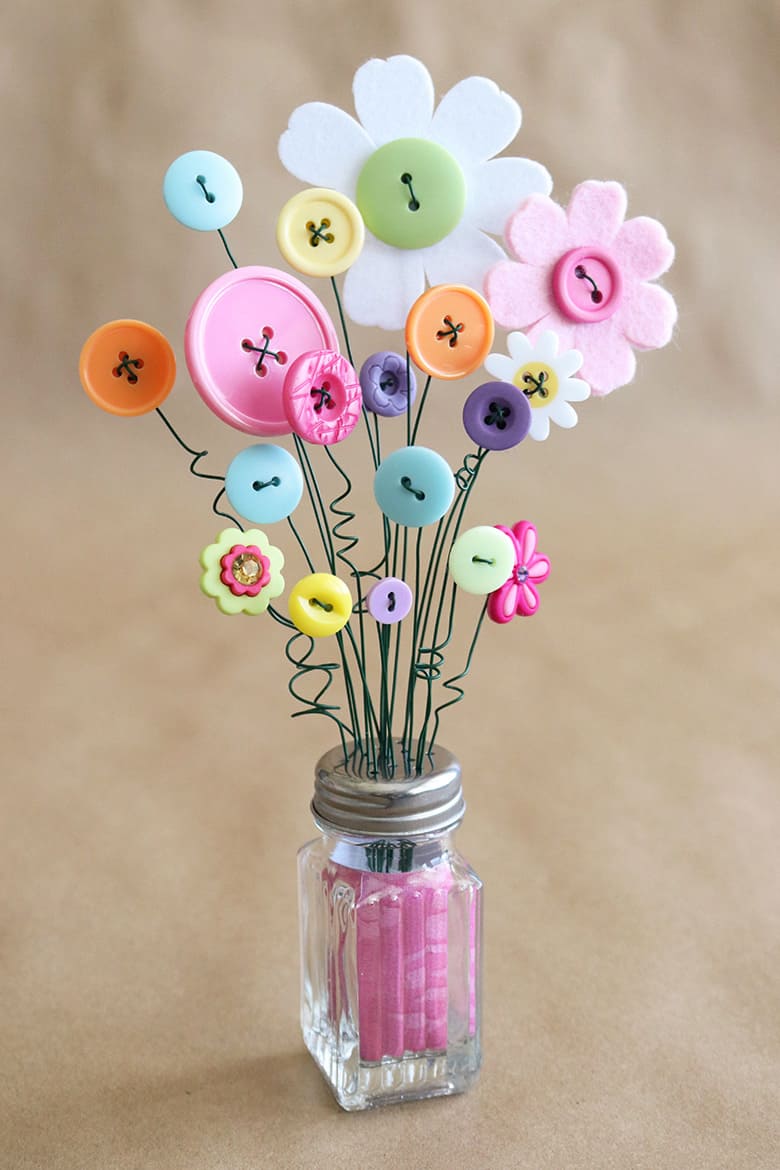 https://www.aubreeoriginals.com/wp-content/uploads/2021/04/DIY-button-bouquet-salt-shaker-tutorial-1.jpg