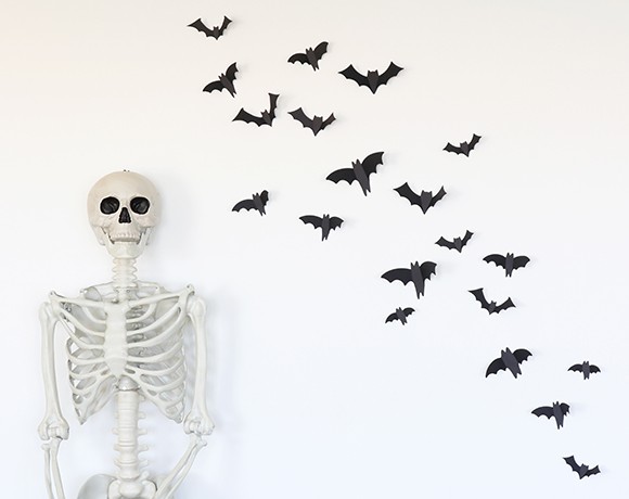 DIY Paper Bats: Easy Spooky Halloween Wall Decor