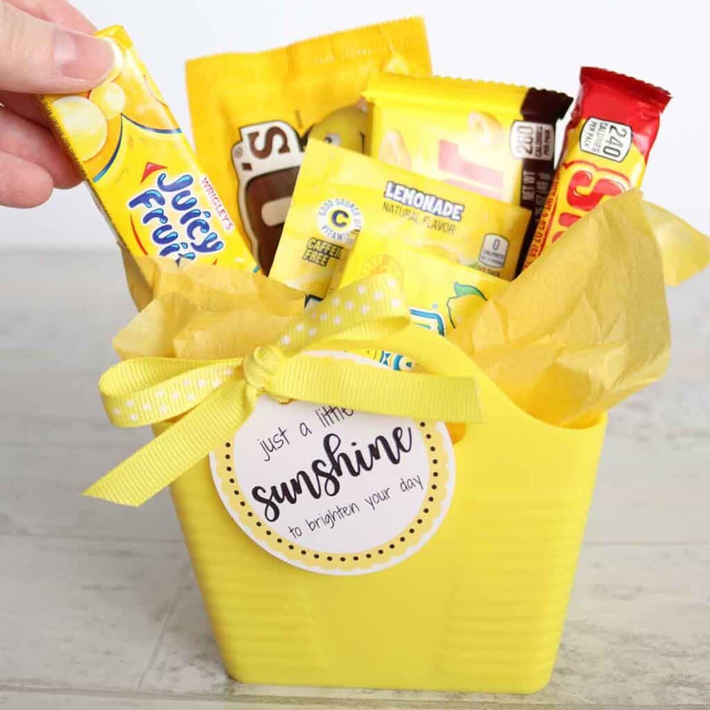 Blue gift best sale basket for boyfriend