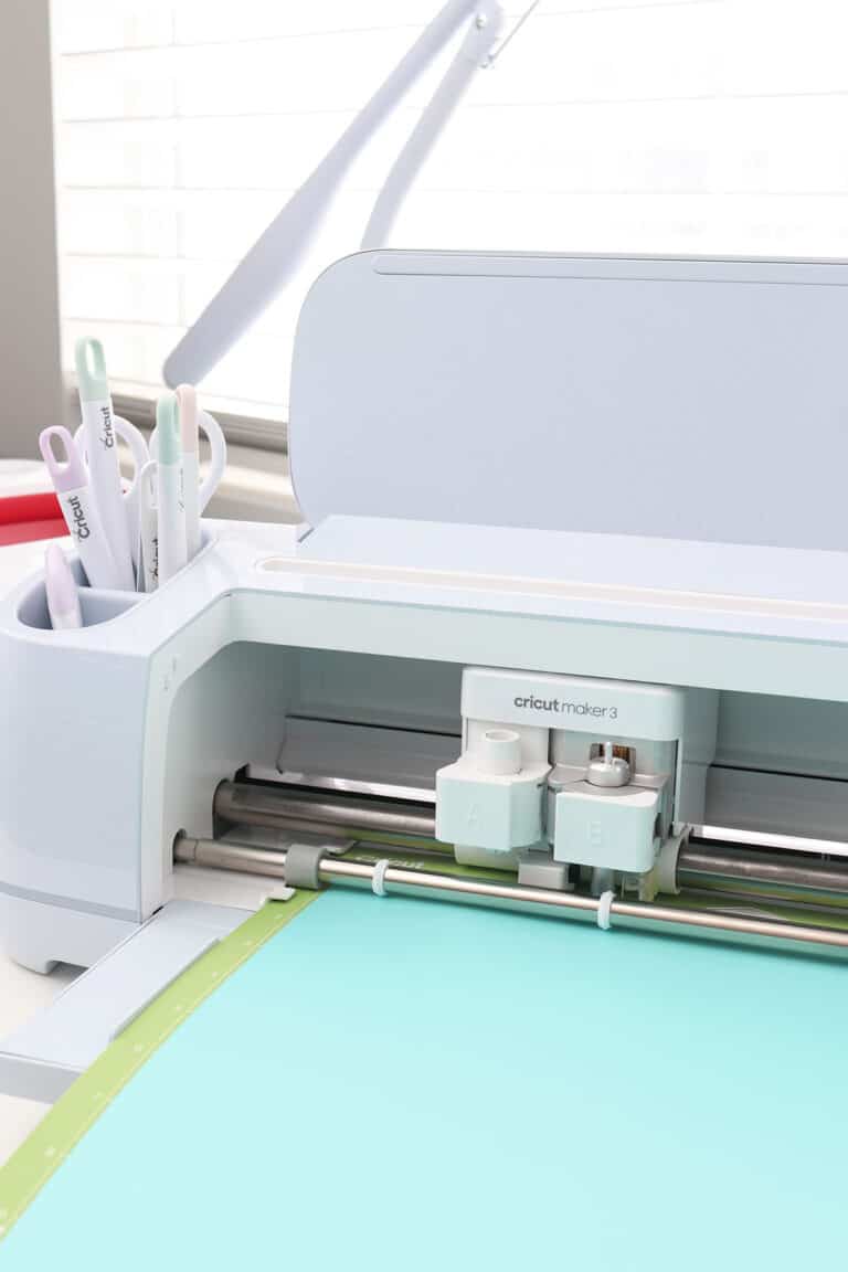 The Best Heat Transfer Vinyl for Shirts (and Layering!) - Aubree Originals