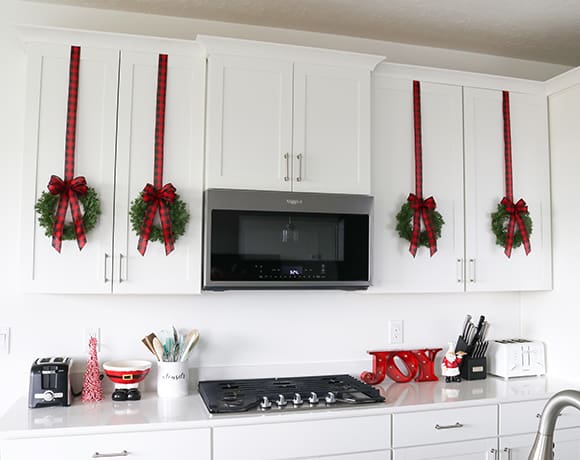 How to Hang Wreaths on Kitchen Cabinets & the Best Size