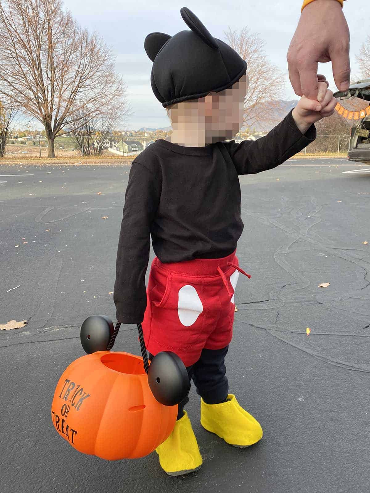 DIY Mickey Mouse, Minnie, and Pluto Family Halloween Costumes - Aubree  Originals