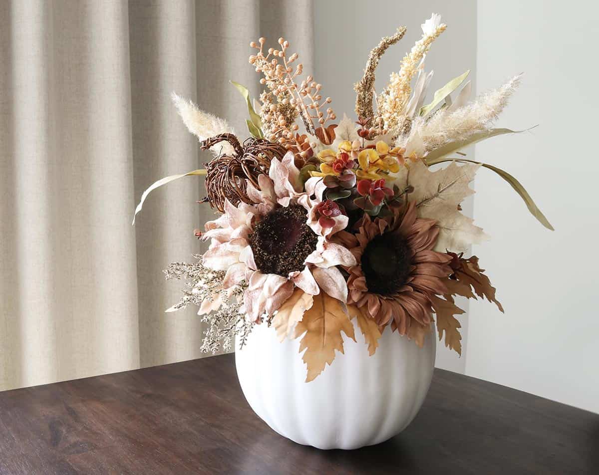 Neutral Dried Flowers. Grab and Go Bouquet. A Bunch of Dried Flowers, Ideal  to Gift or for Craft, Wedding, Home Decoration 