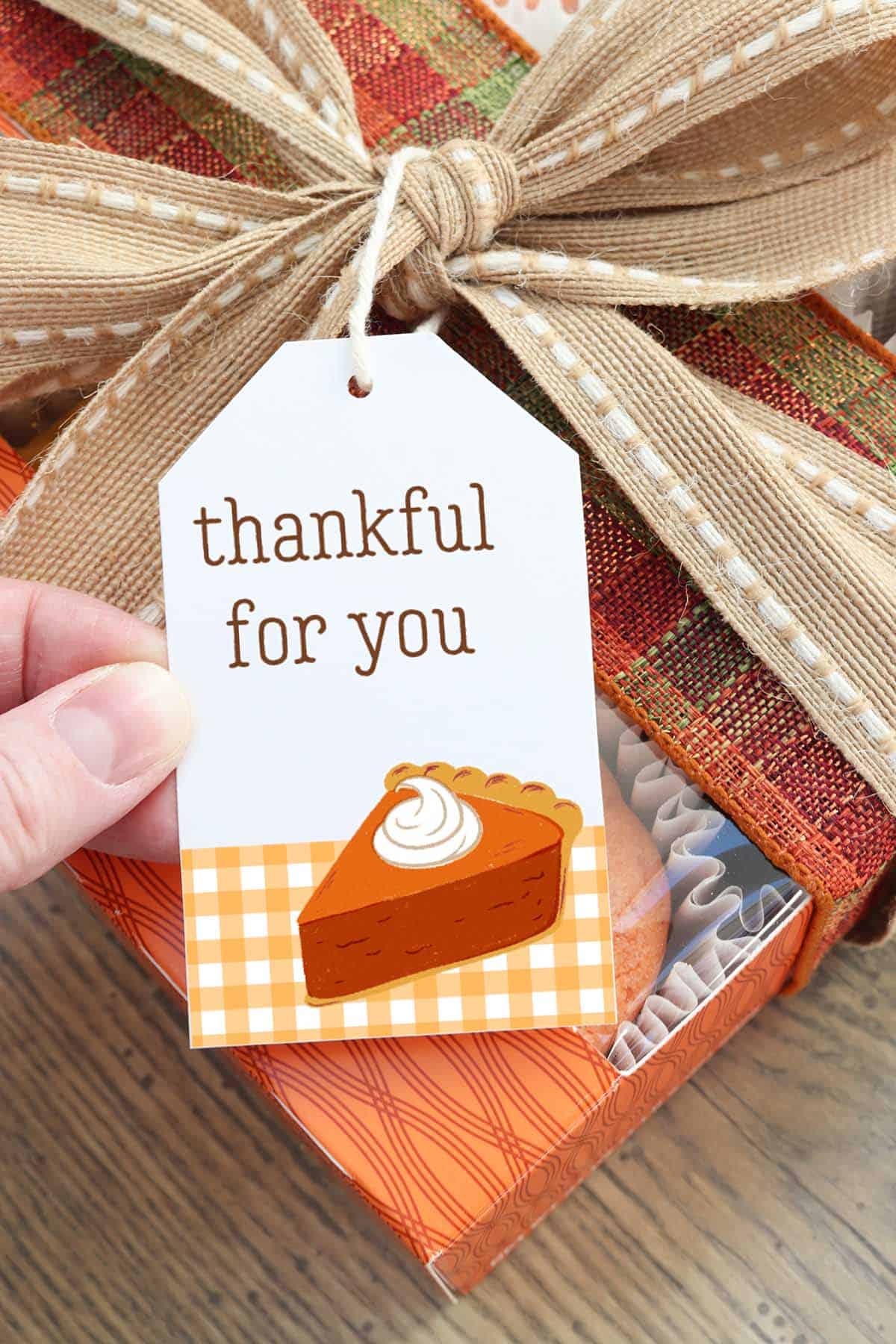 thankful for you gift tag with image of pumpkin pie on it