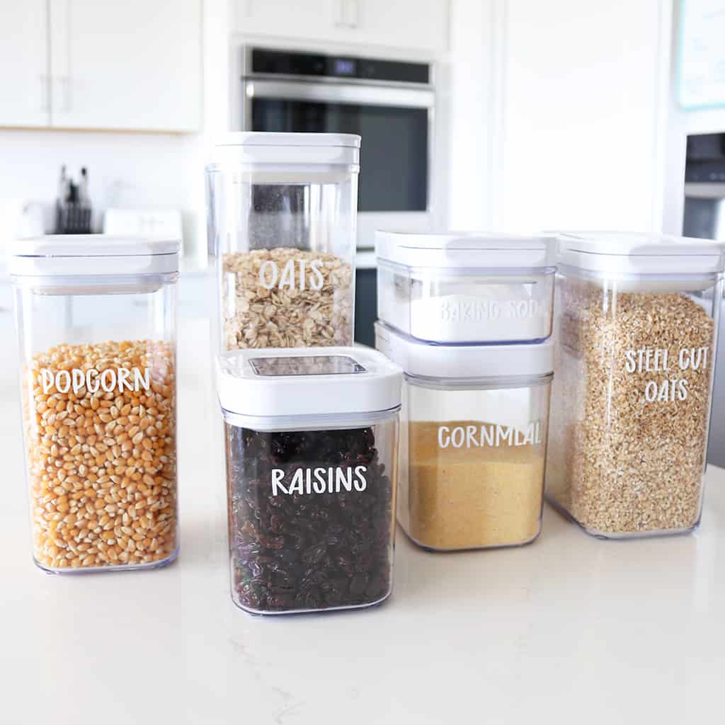 DIY pantry labels with vinyl