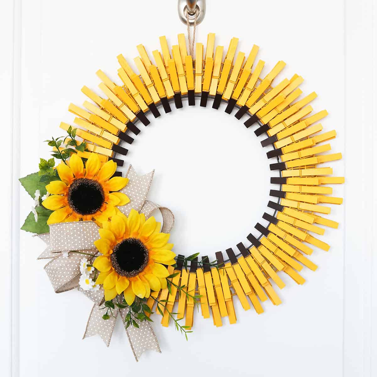 clothespin sunflower wreath diy