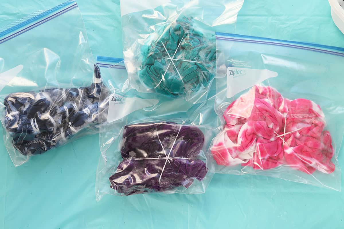resting tie dye shirts in ziploc bags for 24-72 hours