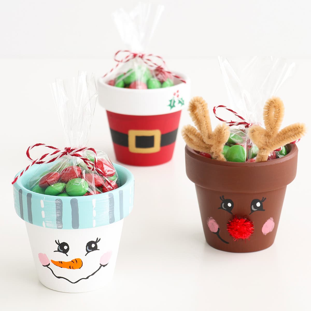 Christmas Painted Terracotta Pots DIY