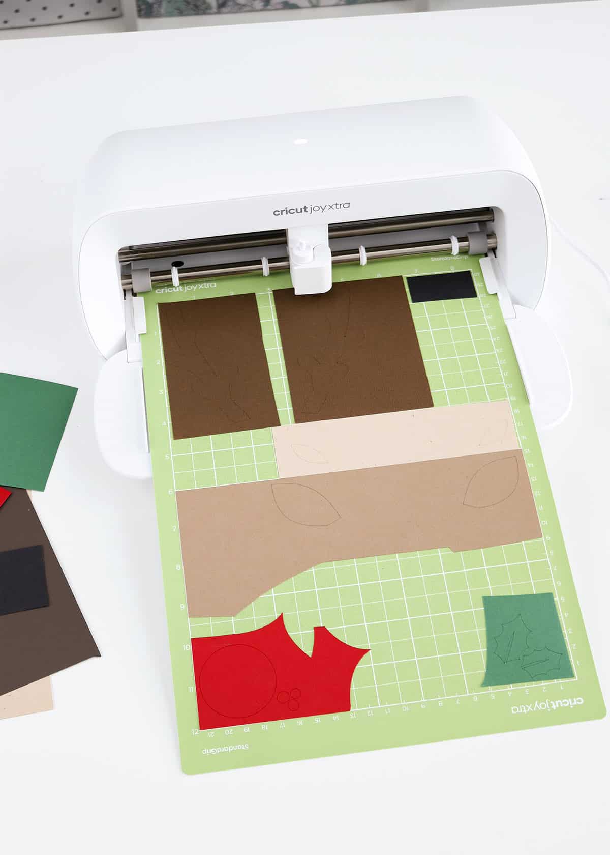 DIY brown paper reindeer gift bags for Christmas favor idea